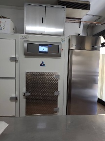 Foto Bar a San Benedetto Po Centro di 100 m² con 4 locali in vendita