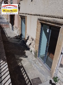 Foto Locale commerciale in corso sicilia, San Cataldo Centro di 55 m²