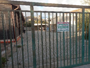 Foto Attività commerciale a Camastra di 830 m² in vendita
