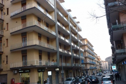 Foto Negozio a Avellino Picarelli, Rione Ferrovia, Archi di 92 m²