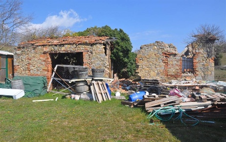 Foto Struttura sanitaria in Via Comunale di Miemo, di 85 m² con 2 locali