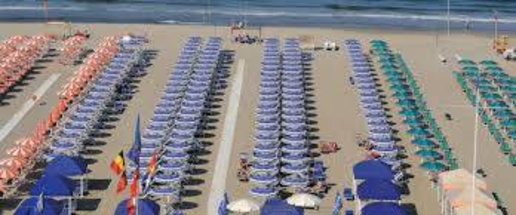 Foto Struttura turistica a Camaiore Lido di Camaiore di 3000 m² in vendita