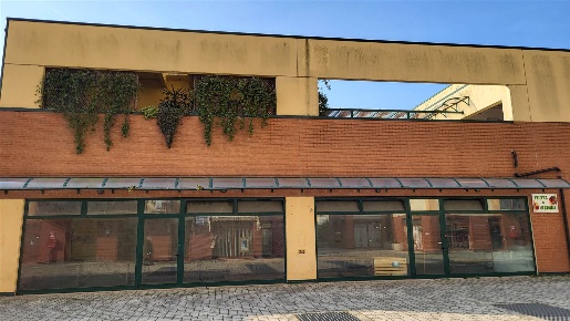 Foto Negozio a Mantova Lunetta Frassino di 124 m² con 1 locali in vendita