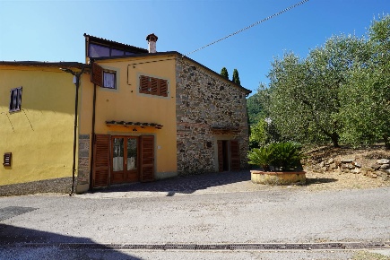 Foto Casa indipendente in via delle prunaie 73, Quarrata di 90 m²