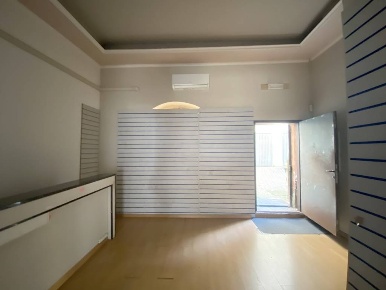 Foto Negozio a Piacenza Centro Storico di 91 m² con 2 locali in affitto