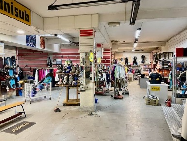 Foto Negozio in Via Santa Caterina D'Alessandria, Firenze di 466 m²
