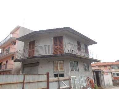 Foto Laboratorio a Aci Catena Ospedale, Sciarelle, Aci Platani di 110 m²