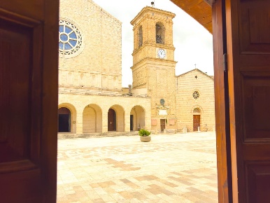 Foto Locale commerciale in Piazza Giuseppe Mazzini 65, Bastia Umbra Bastia