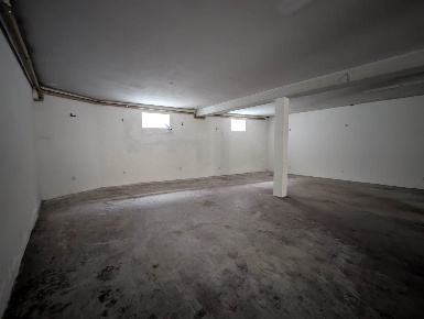 Foto Magazzino a Firenze Legnaia - San Quirico - Monticelli di 200 m²