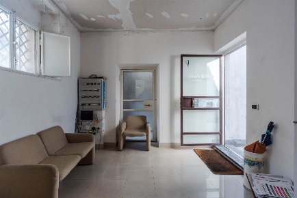 Foto Ufficio in Via Roma  35, Paternò di 150 m² con 2 locali in vendita