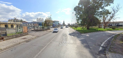 Foto Negozio a Salerno Zona Industriale - San Leonardo di 1200 m²