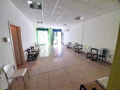 Foto Negozio a Cecina Cecina Centro di 65 m² con 1 locali in affitto