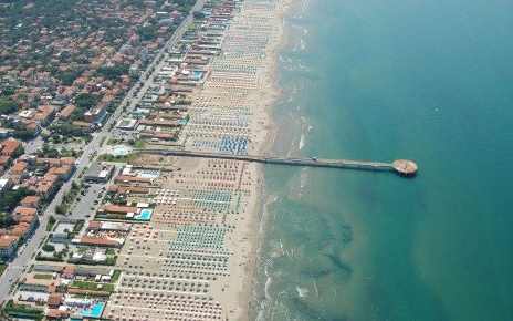 Foto Struttura turistica a Pietrasanta di 5500 m² in vendita