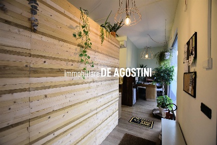 Foto Negozio in Via Martiri della libertà 4, Arona Centro di 100 m²