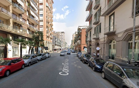 Foto Ufficio in Corso Garibaldi, Salerno Centro di 294 m² con 9 locali
