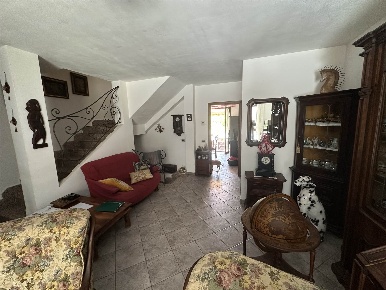 Foto Villa a schiera a Piombino di 150 m² con 6 locali in vendita