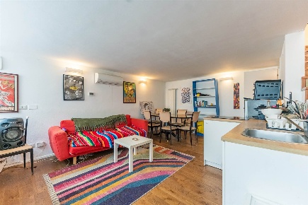 Foto Negozio in Via Adige 11, Milano Porta Romana - Medaglie d'Oro di 78 m²