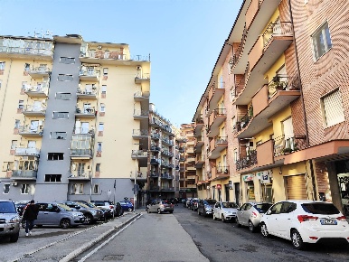 Foto Ufficio in via degli Imbimbo, Avellino di 40 m² con 2 locali
