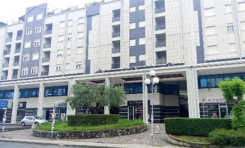 Foto Negozio in via marconi 28, Rende Quattromiglia di 70 m² con 1 locali