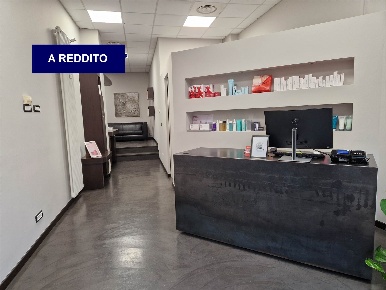 Foto Negozio in Piazza Salvatore Quasimodo 1, Milano Carrobbio di 67 m²