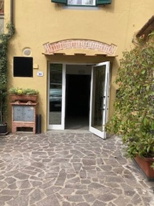 Foto Attività commerciale a Pistoia Pistoia Ovest di 70 m² con 3 locali