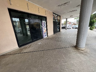 Foto Locale commerciale in Via dei Tinozzi s.n.c, Nettuno di 268 m²