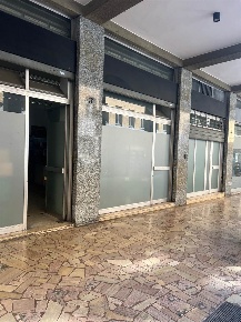 Foto Attività commerciale a Bergamo Centro di 230 m² con 2 locali