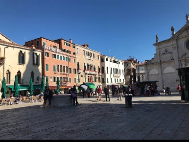 Foto Negozio in CALLE LUNGA SANTA MARIA FORMOSA 5239, Venezia di 10 m²