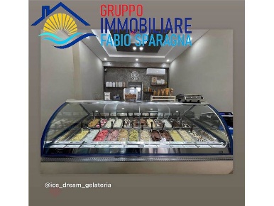 Foto Attività commerciale a Cellole Baia Domizia di 40 m² in vendita