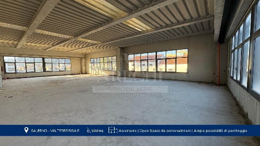 Foto Ufficio a Salerno Zona Industriale - San Leonardo di 500 m² in affitto