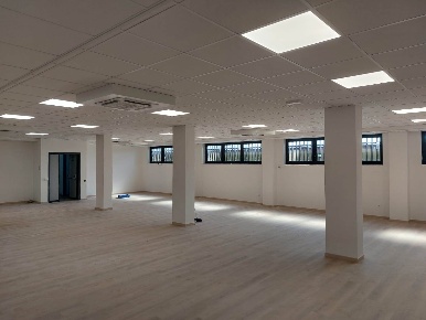 Foto Ufficio a Bellusco Centro di 278 m² con 1 locali in affitto