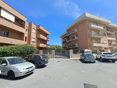 Foto Magazzino in Via Villani 7, Palermo Olio di Lino di 182 m² in vendita
