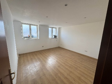 Foto Ufficio a Pollena Trocchia di 120 m² con 4 locali in affitto