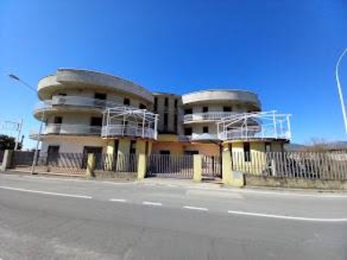 Foto Ufficio in semicentrale, Tufino di 1300 m² con 3 locali in affitto