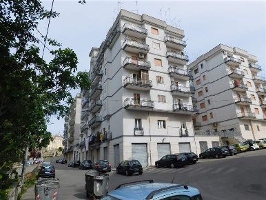 Foto Magazzino a Martina Franca di 440 m² in vendita