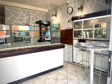 Foto Negozio in Via Roma 32, Vidigulfo Centro di 50 m² con 2 locali