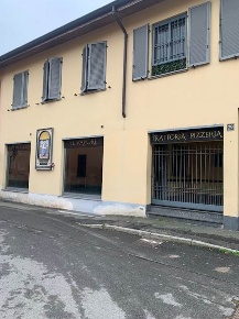 Foto Negozio a Pioltello Centro di 140 m² con 2 locali in vendita