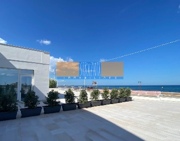 Foto Attività commerciale a Bari Torre a Mare di 400 m² con 2 locali