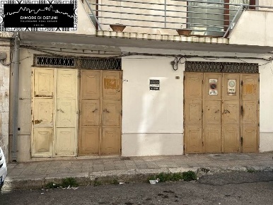 Foto Negozio a Ostuni Via Ludovico, Corso Umberto I, Vittorio Emanuele