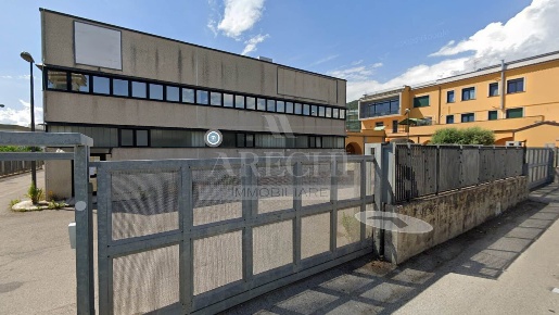 Foto Ufficio a Salerno Zona Industriale - San Leonardo di 1500 m²