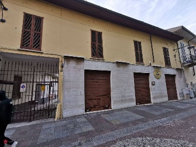 Foto Negozio in Piazza Vittorio Emanuele II 5, Melzo Duomo di 80 m²