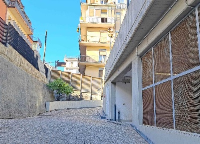 Foto Magazzino in via de caro  106, Catania Picanello di 68 m² con 1 locali