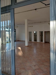Foto Negozio a Fiorano Modenese Fiorano di 100 m² con 1 locali in vendita