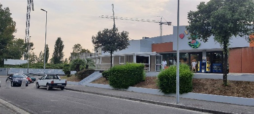 Foto Attività commerciale in Via Fratelli Bandiera, Salerno di 110 m²