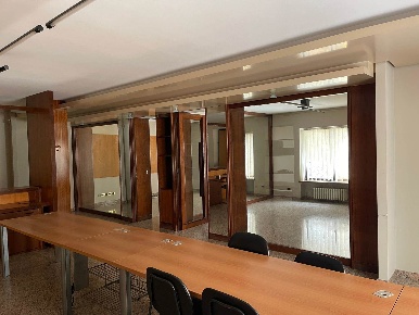 Foto Ufficio in VIA LUCIANO MANARA, Altamura di 153 m² con 6 locali