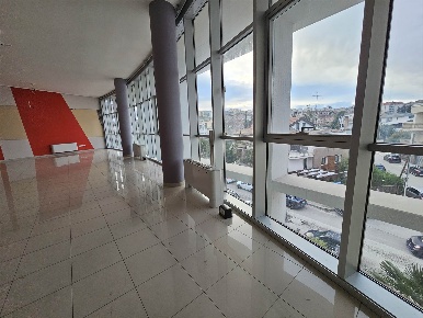 Foto Locale commerciale a Altamura di 380 m² con 3 locali in vendita