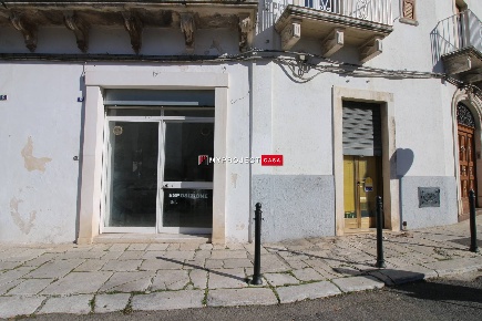 Foto Negozio in Via Mercadante  70, Martina Franca di 40 m² con 1 locali