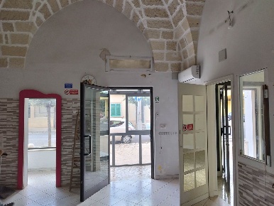 Foto Negozio in via Soleto 188, Galatina Centro di 49 m² con 2 locali