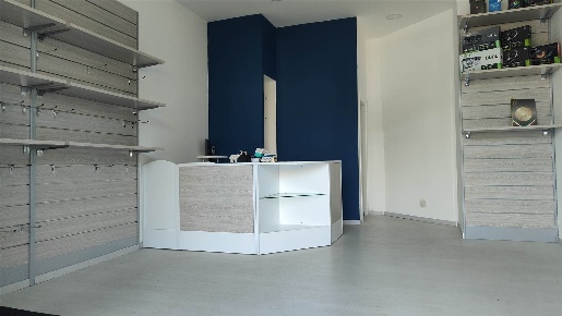 Foto Attività commerciale in Piazza Giacomo Mancini, Cosenza Centro
