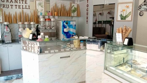 Foto Bar a Castano Primo Centro di 75 m² con 2 locali in vendita